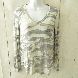 New Aero Seriously Soft Top S Small Camo Camouflage Long Sleeve V Neck